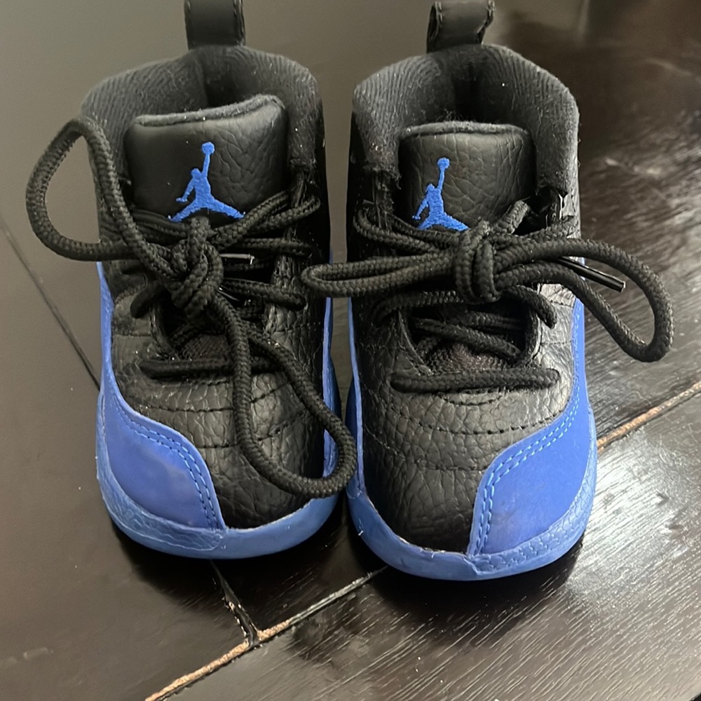 Jordan 12 Retro
Black Game Royal (GS)